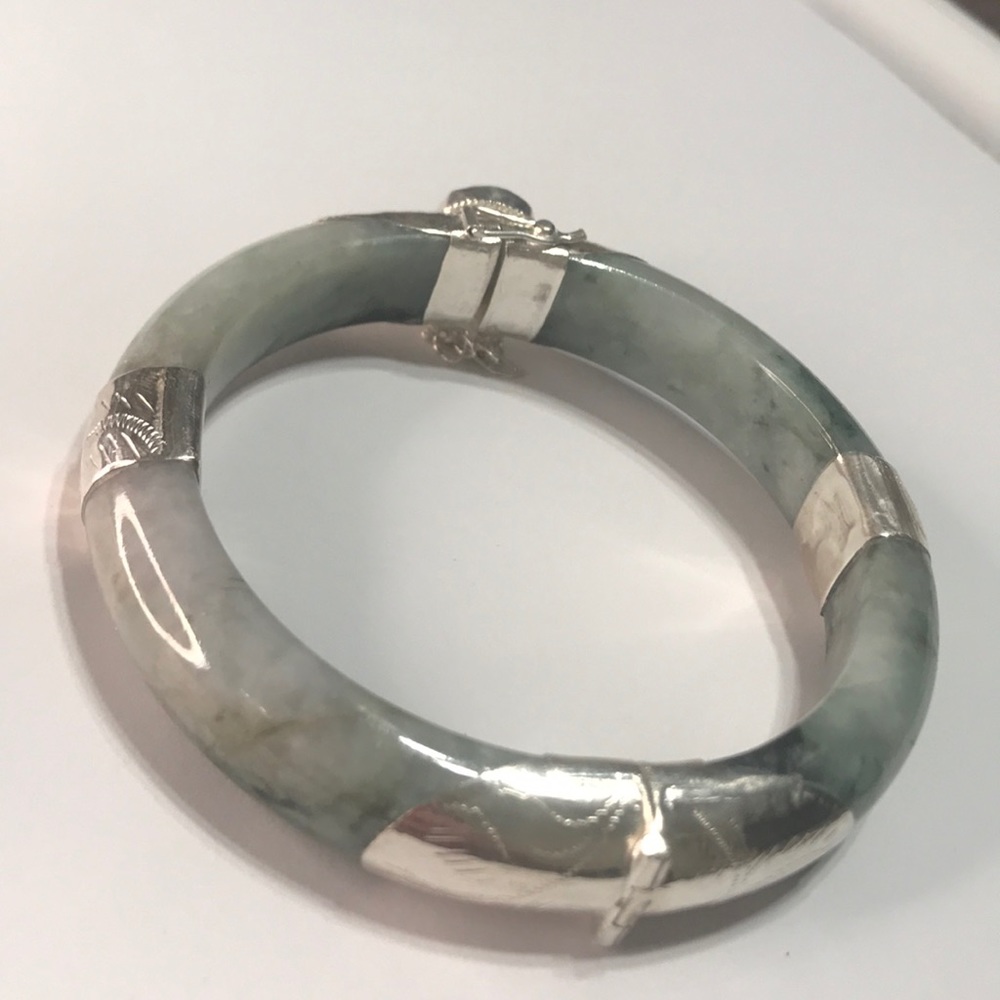 Jade Bracelet With Ruby - image 5